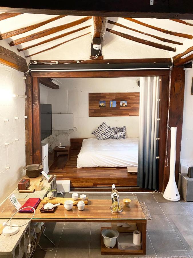 Viva La Vida - Jongno Hanok Private House Сеул Экстерьер фото
