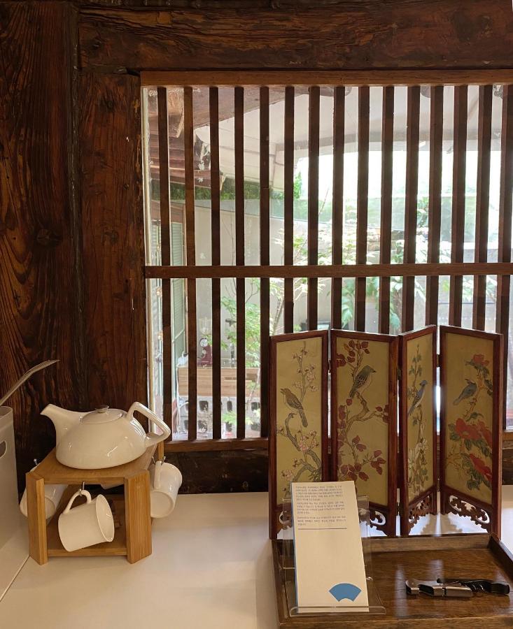 Viva La Vida - Jongno Hanok Private House Сеул Экстерьер фото
